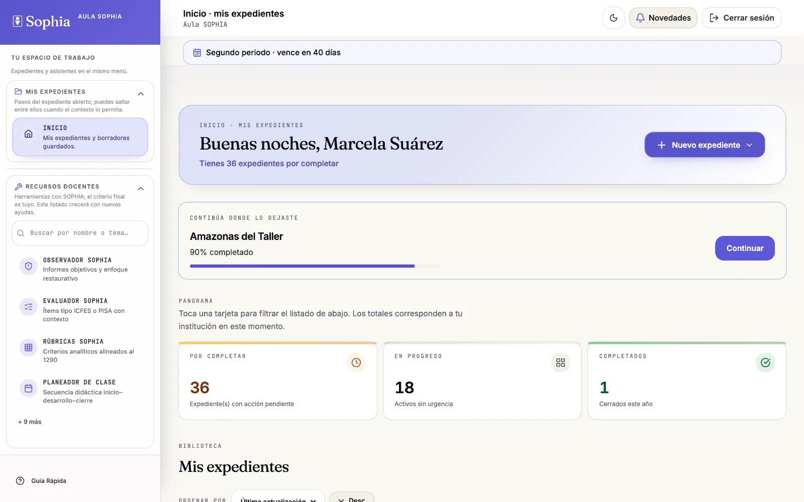 Panel de la docente: sus expedientes con el porcentaje de avance, el panorama de pendientes y el menú de recursos con SOPHIA.